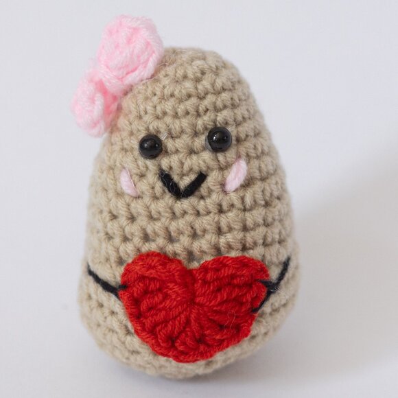 NWT 3 PC Khaki Potato with Bow and Red Heart/ Potato with White Flower V-Smile - Picture 1 of 7